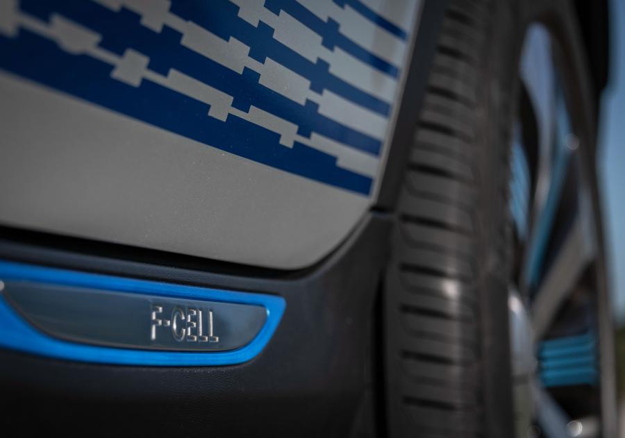 Детали экстерьера Mercedes-Benz GLC F-Cell 2019 года  (WW) (фото 33 из 40)